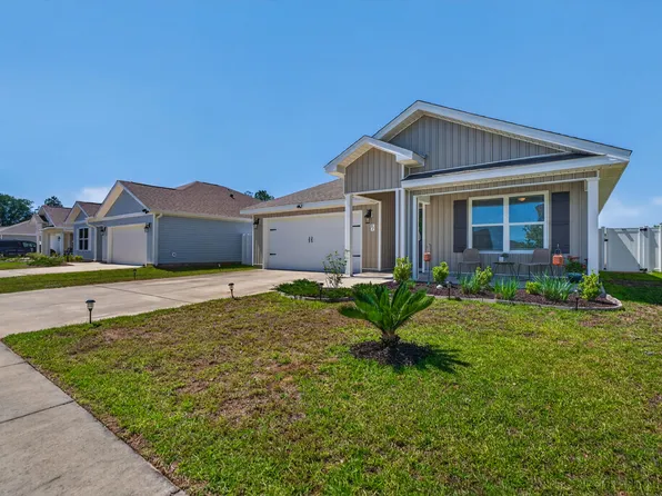 51 Silverthorn St, Freeport, FL 32439