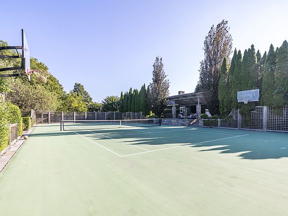 4th image of 34 Cobb Hill Ln