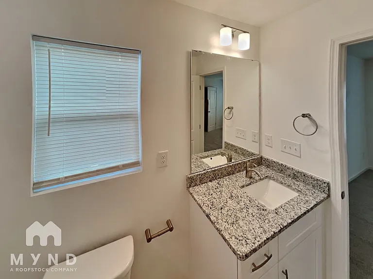 702 W Virginia Ave — Photo 13
