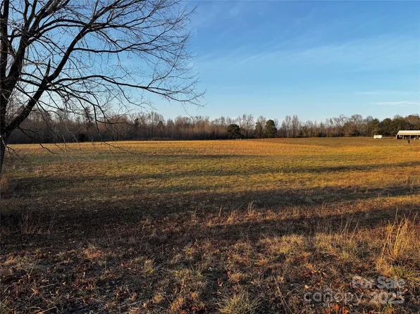 134 Charcoal Rd, Cherryville, NC 28021