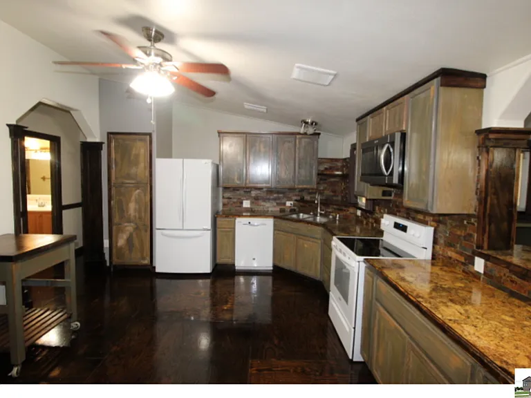 2809 Connell St — Photo 5