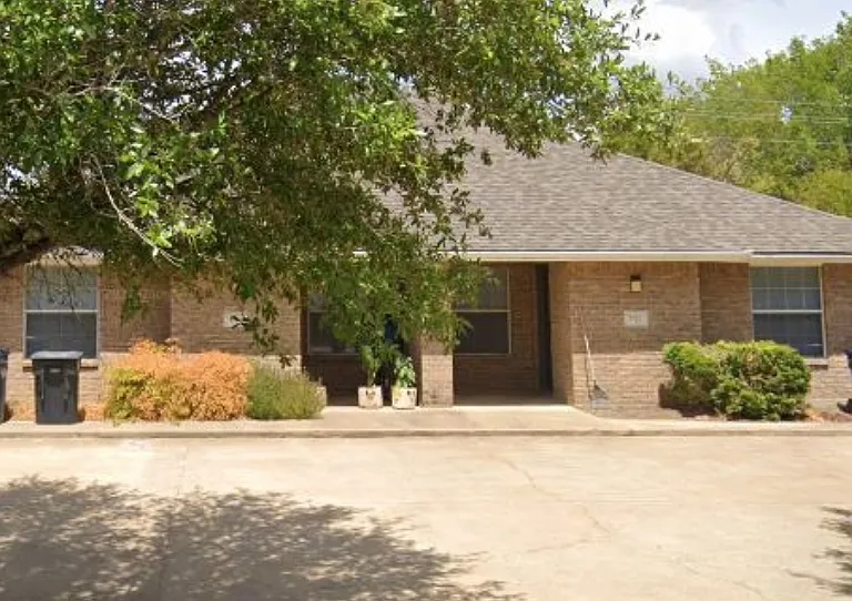 3710 Oldenburg Ln — Photo 3