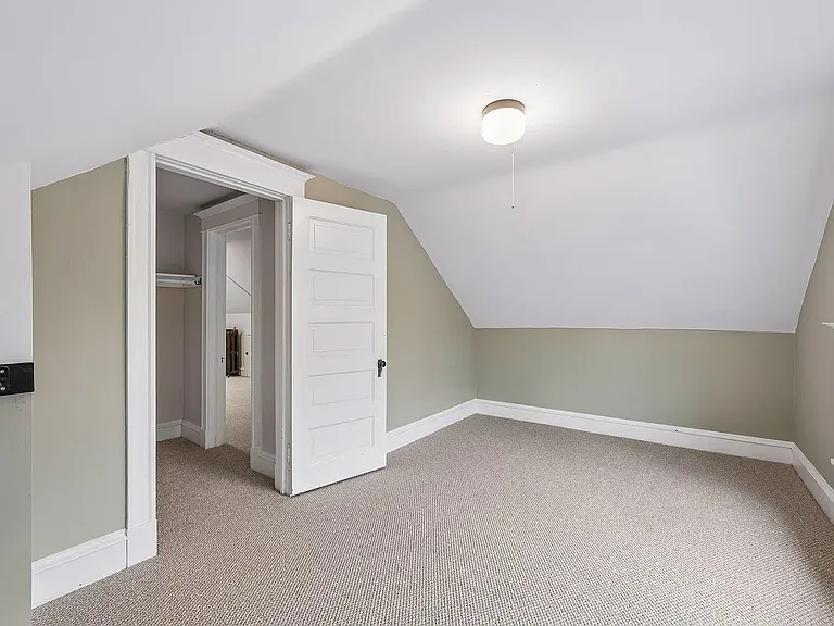 105 Milton St S #1B — Photo 13