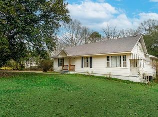 1727 Old Bay Springs Rd, Laurel, MS 39440