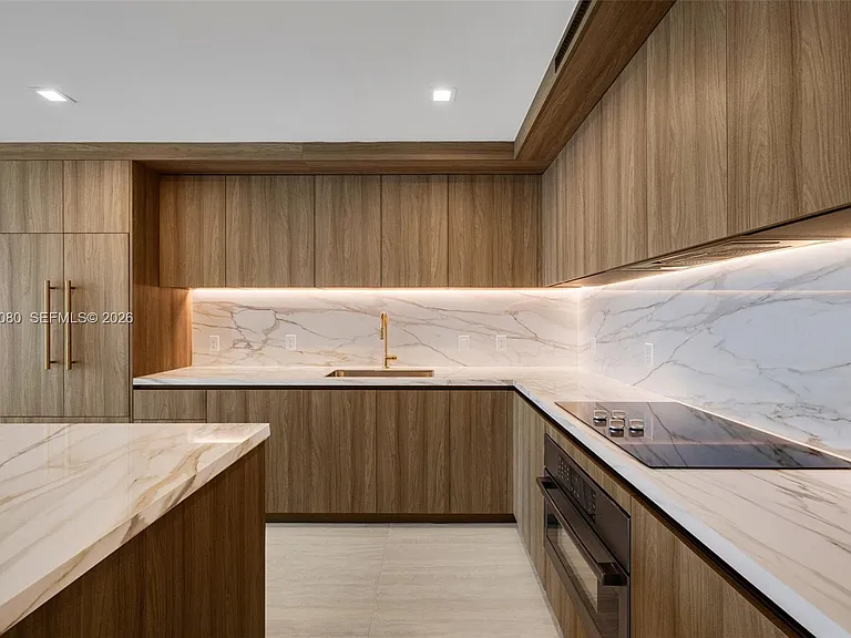 77 SE 5th St #Penthouse 01 — Photo 12