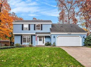 1650 Chateau Dr SW, Wyoming, MI 49519