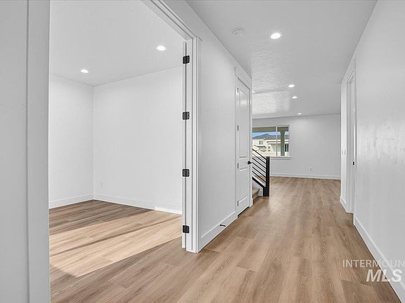 3rd image of 6080 N Senita Hills Ave