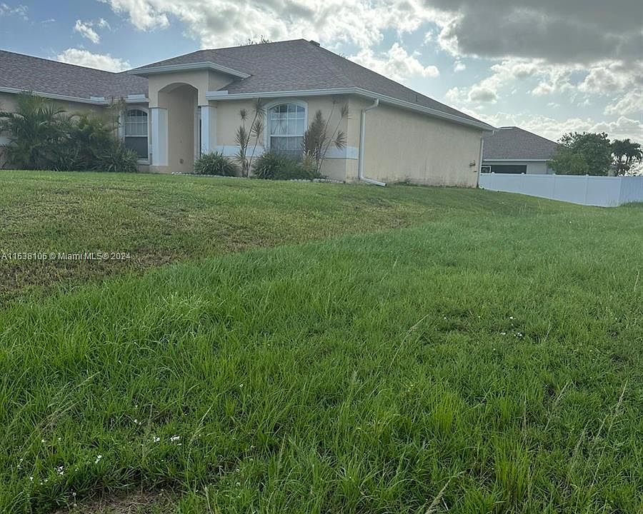 1st image of 1430 NE 6th Pl