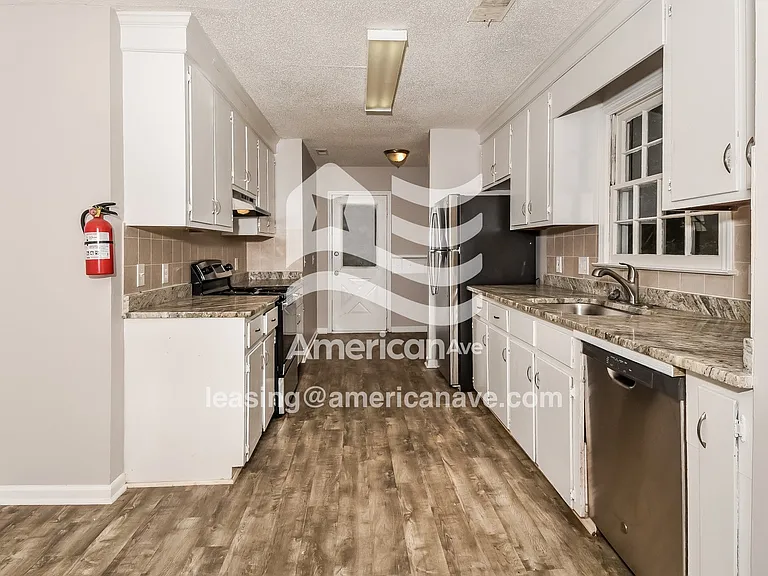 6915_004_wm_-_kitchen_13246675.jpg