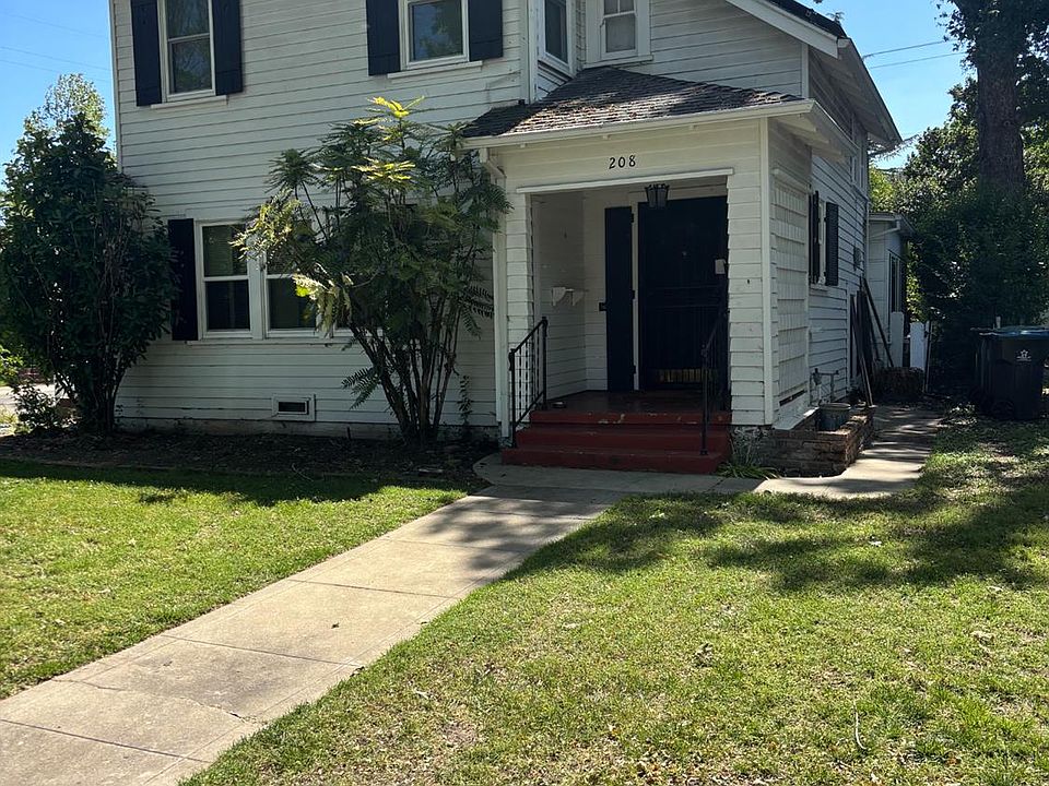 1st image of 208 W Knoles Way