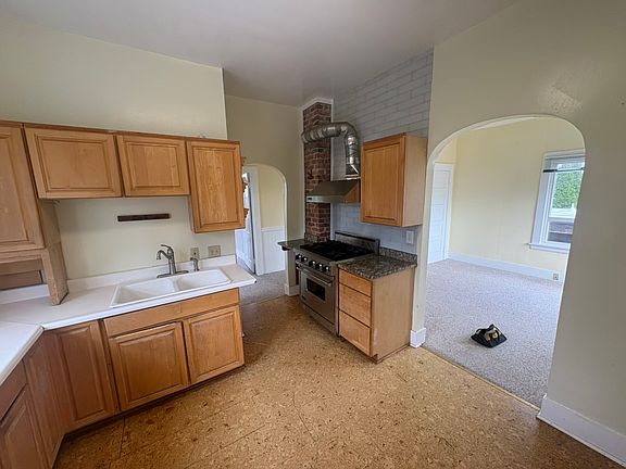 4th image of 1005 N 36th St APT 2