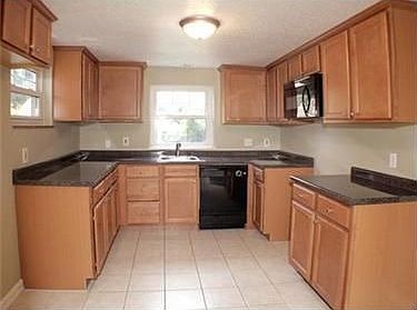 2nd image of 2947 Sussex Ave