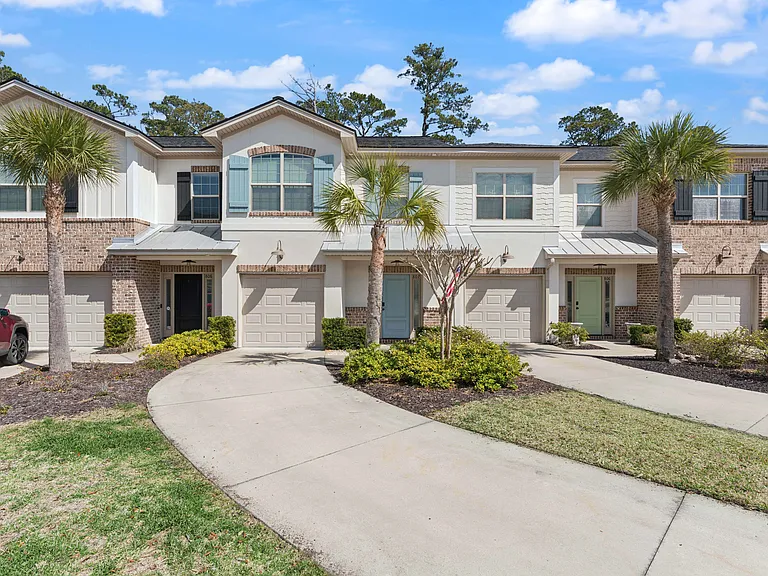 807 Mariners Cir — Photo 1