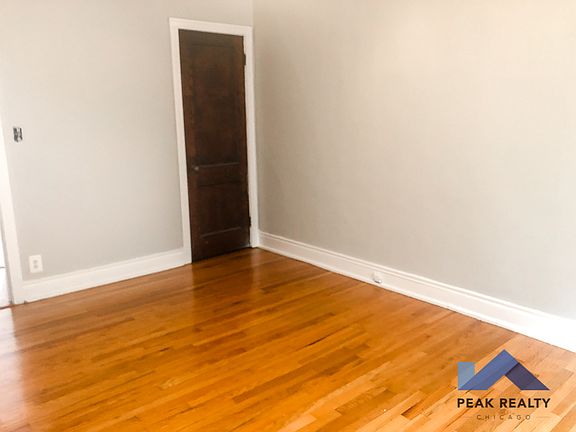 4th image of 4450-52 N Winchester Ave #19472