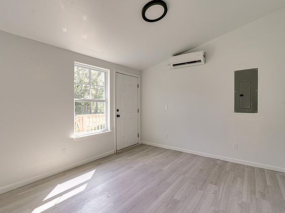 3rd image of 4117 10th Ave