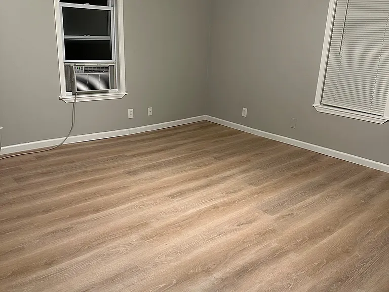 203 E 6th St #2 — Photo 1