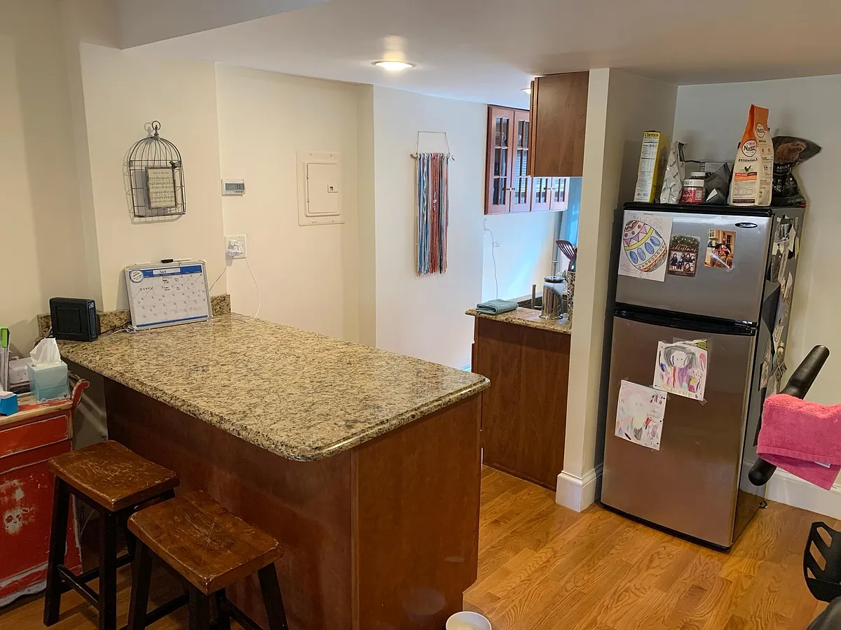 Building Photo - 44 Irving St #4