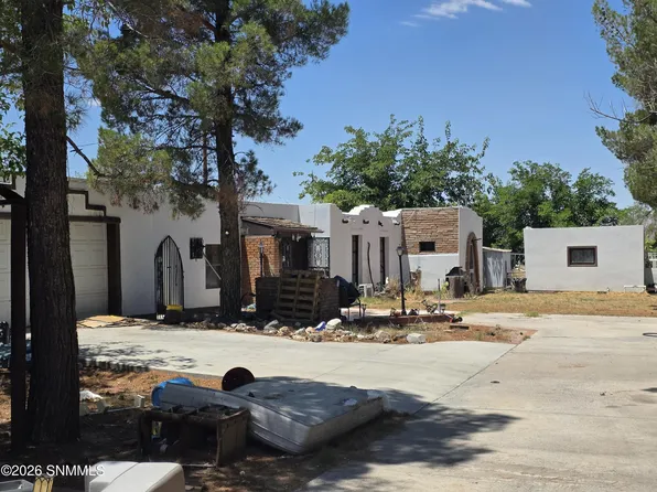 5216 Foster Ln, Las Cruces, NM 88007