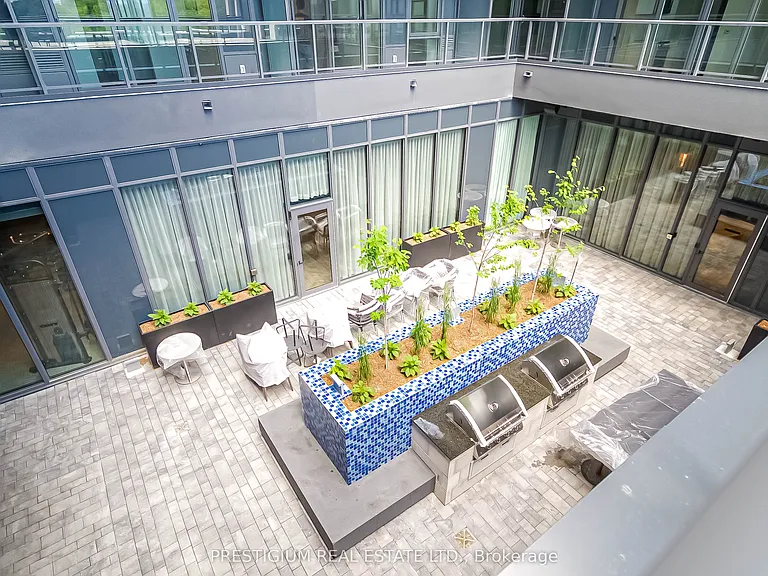 500 Dupont St #303 — Photo 28
