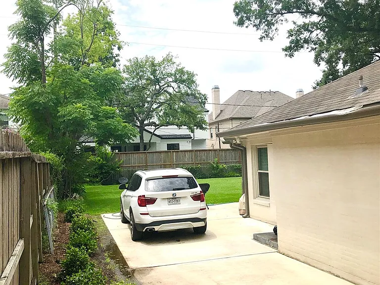 4715 Laurel St — Photo 15