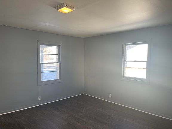 4th image of 711 Amoretti St