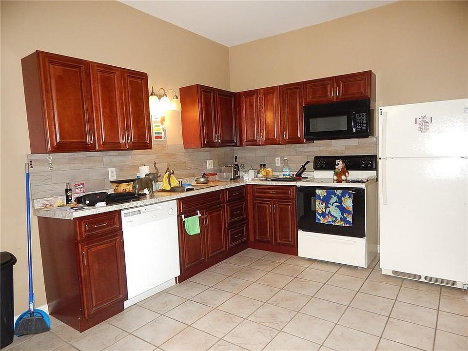 Oakwood Gardens Condominiums 569 Smithfield Rd Providence, RI Zillow