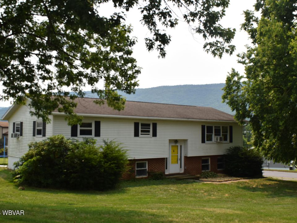 1st image of 221 Green St