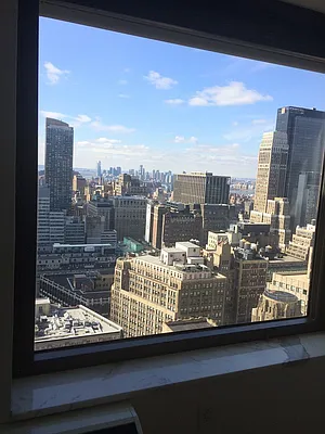 Rented by KVNY Soho | media 6