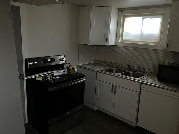 4th image of 821 31st Ave