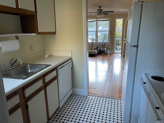 2nd image of 1351 Colonial Dr