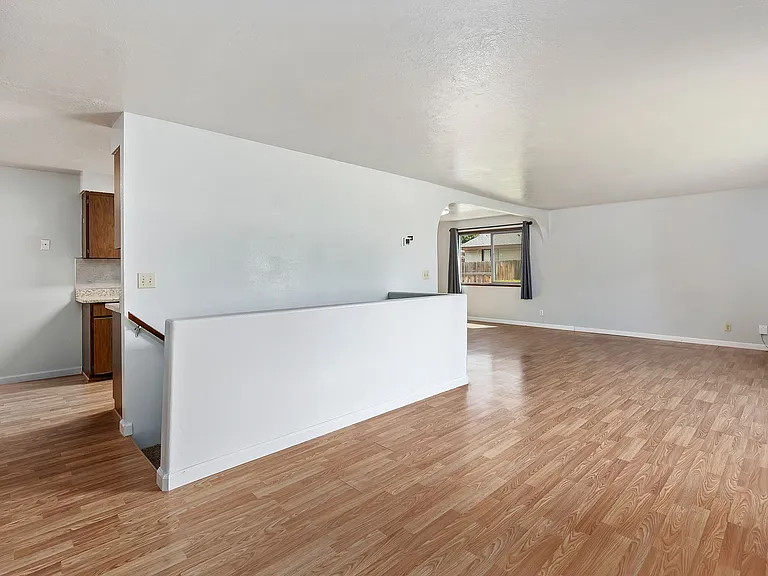 158 Ridgeway Dr — Photo 5