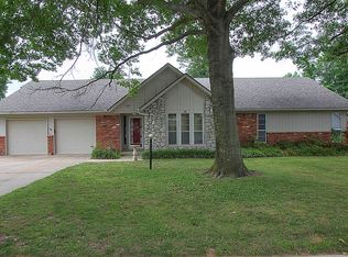 667 Meadowood Dr, Broken Arrow, OK 74011