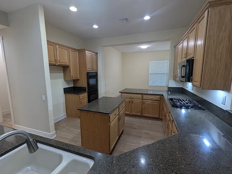 2678 Kingfisher Ln — Photo 4