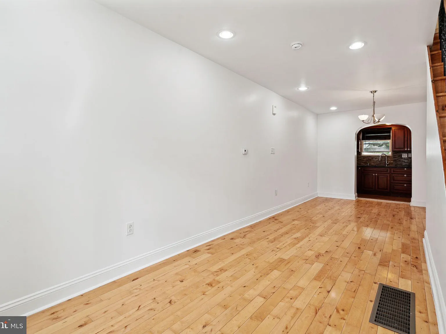 2 bed, 1.5 bath, 816 sqft, $1,695 — Photo 4