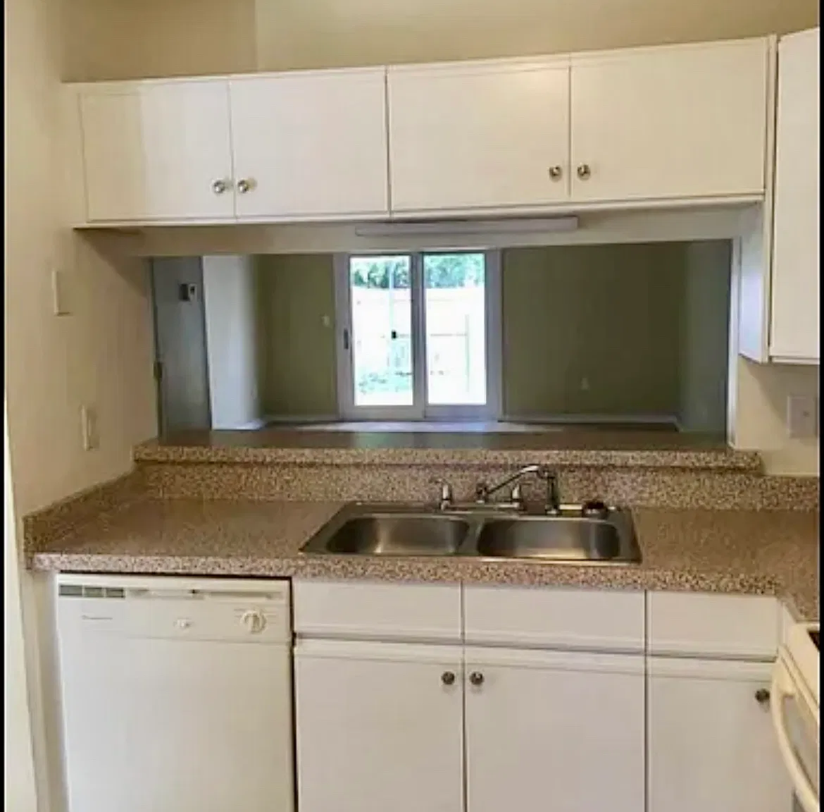 270 Stefan Dr — Photo 4