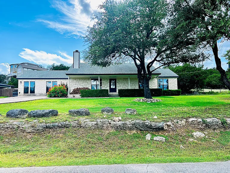 700 Newport Dr — Photo 13