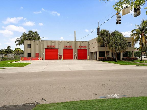 4th image of 3460 NW 43rd Ave