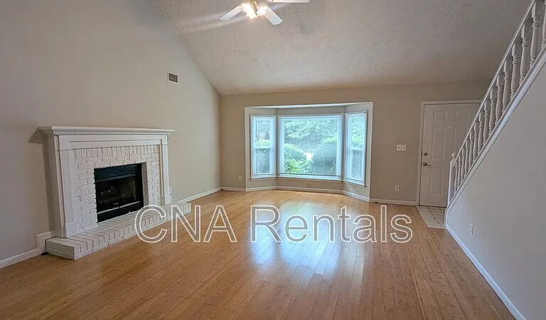 4635 Hampton Square Dr — Photo 4
