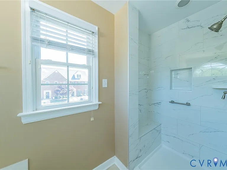 9721 Pemberton Crossing Dr — Photo 31