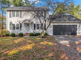 1701 Oak Place Ct, Lexington, KY