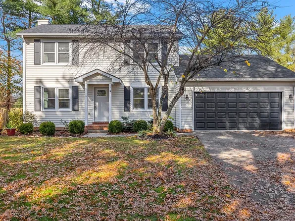1701 Oak Place Ct, Lexington, KY 40515