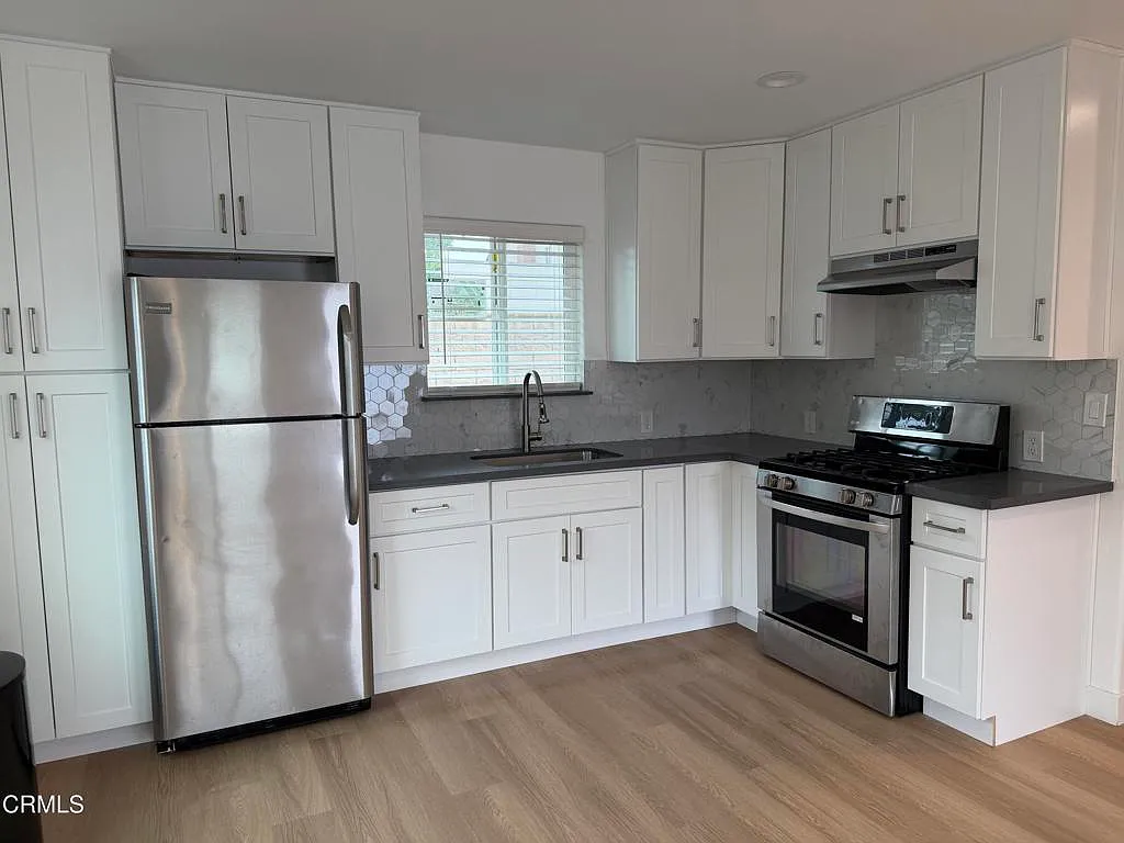 2 bed, 2.0 bath, 749 sqft, $3,000 — Photo 4