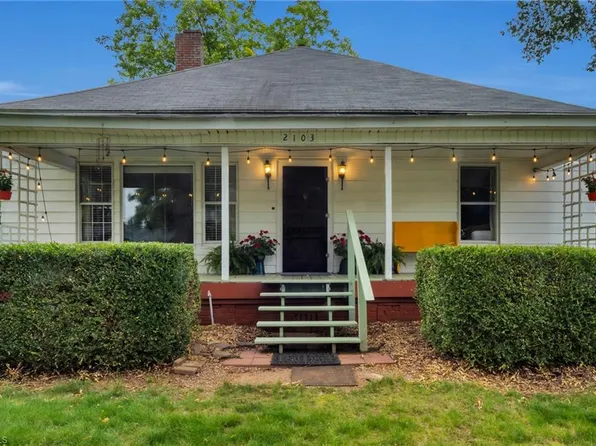 2103 N Thomas Ave, Newton, NC 28658