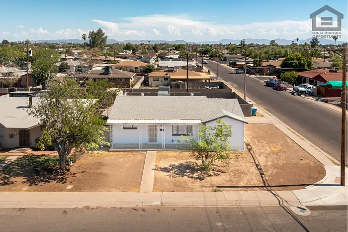 2849 W Alice Ave — Photo 5