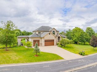 1919 Corinth Dr, Sun Prairie, WI 53590