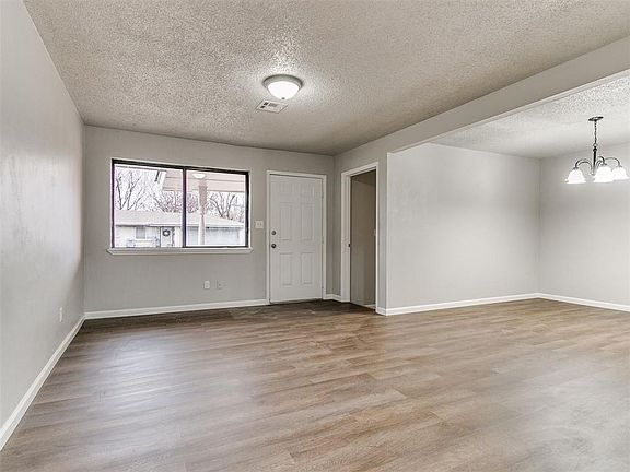 5th image of 923 SW 3rd St