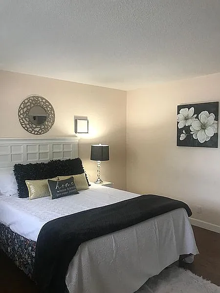 1721 Lollie Ct — Photo 2