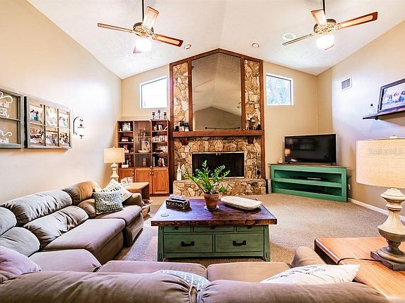 3rd image of 6017 Hammock Woods Dr