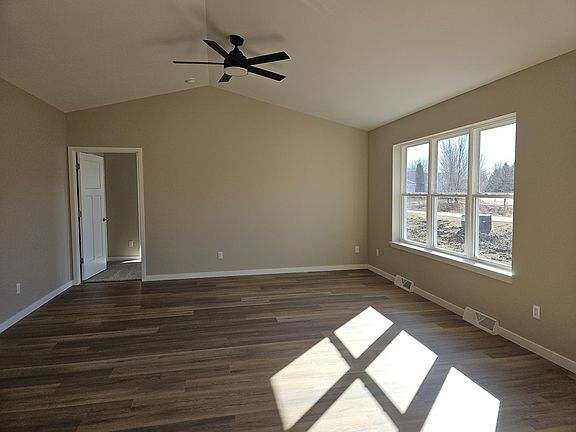 3rd image of 3765 Avery Ln