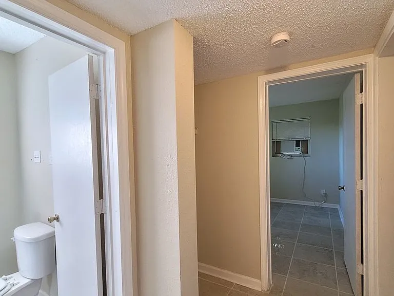 331 Emory Dr — Photo 17